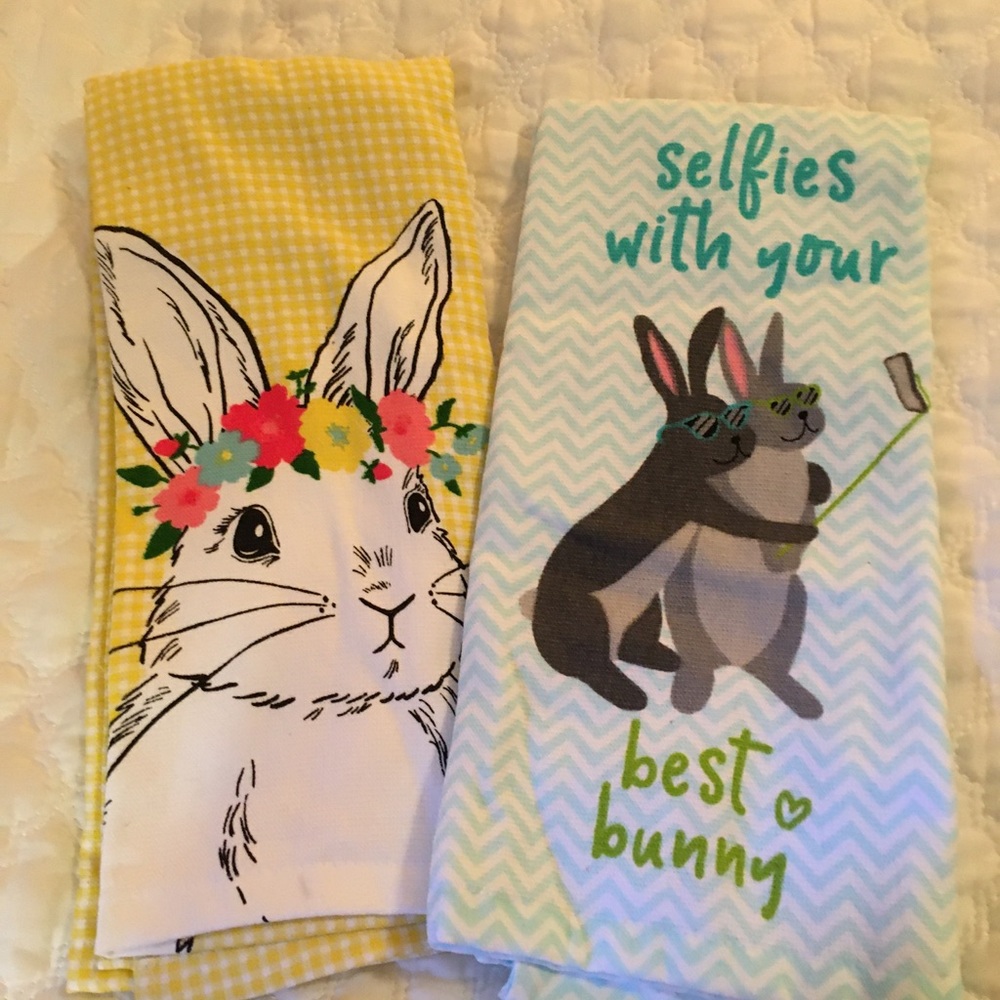 NWOT 2 Bunny Rabbit Tea Towels